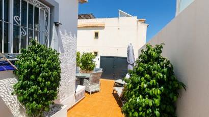 Resale - Quad House -
Los Altos