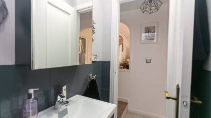 Resale - Quad House -
Los Altos