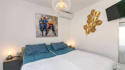 Resale - Quad House -
Los Altos