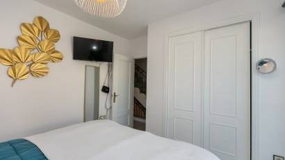 Resale - Quad House -
Los Altos