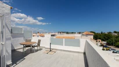 Resale - Quad House -
Los Altos