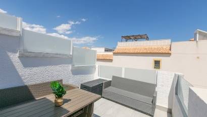Resale - Quad House -
Los Altos