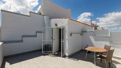 Resale - Quad House -
Los Altos