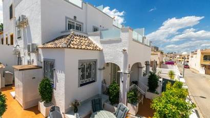 Resale - Quad House -
Los Altos