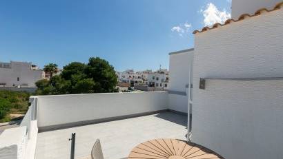 Resale - Quad House -
Los Altos