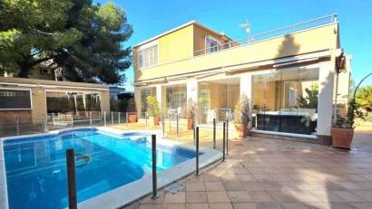 Resale - Villa -
Dehesa de campoamor - Campoamor