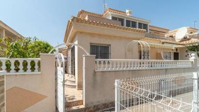 Resale - Villa -
Orihuela Costa - Playa Flamenca