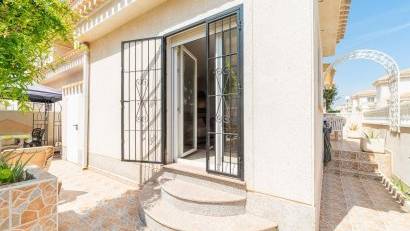 Resale - Villa -
Orihuela Costa - Playa Flamenca