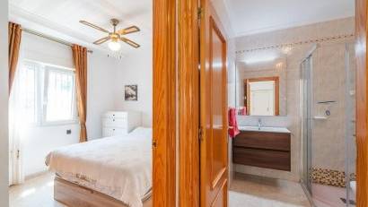 Resale - Villa -
Orihuela Costa - Playa Flamenca