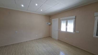 Resale - Townhouse -
La Marina