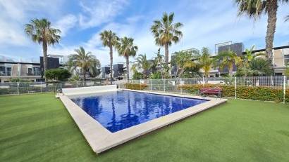 Resale - Apartment / Flat * -
Orihuela Costa * - Villamartín *