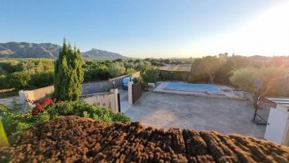 Återförsäljning - Detached villa -
Orihuela - Benferri