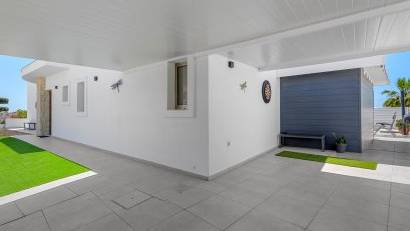 Återförsäljning - Villa -
La Marina