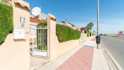 Återförsäljning - Semi detached -
Orihuela Costa - Punta Prima