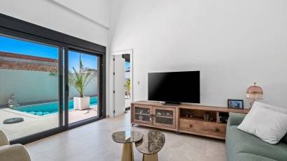 Återförsäljning - 6. Detached villa -
Daya Nueva - Costa Blanca South