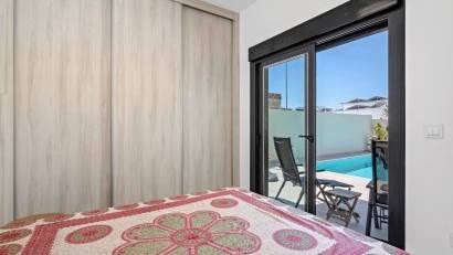 Återförsäljning - 6. Detached villa -
Daya Nueva - Costa Blanca South