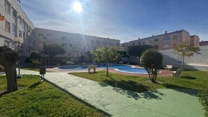 Resale - Apartment -
Torrevieja - Playa del Acequión