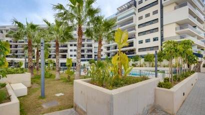 Återförsäljning - Apartment -
Orihuela Costa - Campoamor