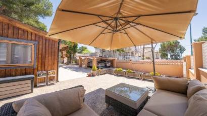 Resale - Villa -
Pinar de Campoverde