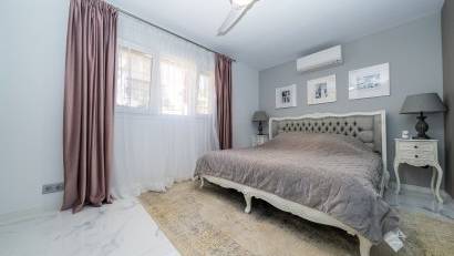 Resale - Villa -
Pinar de Campoverde
