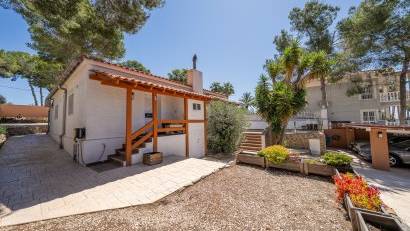 Resale - Villa -
Pinar de Campoverde
