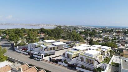 Obra nueva - Villa -
Torrevieja - Los Balcones