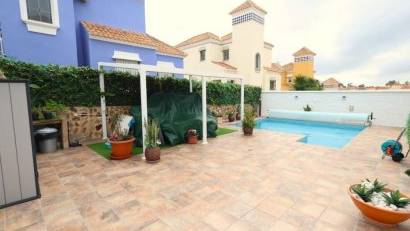 Resale - Villa -
San Miguel - Las filipinas