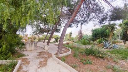 Resale - Villa -
San Miguel - Las filipinas