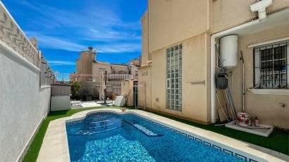 Resale - Detached villa -
Orihuela Costa - Villamartin