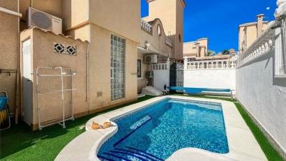 Resale - Detached villa -
Orihuela Costa - Villamartin