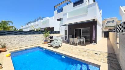 Resale - Villa * -
Ciudad Quesada * - Doña Pepa *