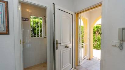 Resale - Villa -
Villamartin - Rioja