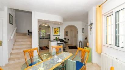 Resale - Villa -
Villamartin - Rioja