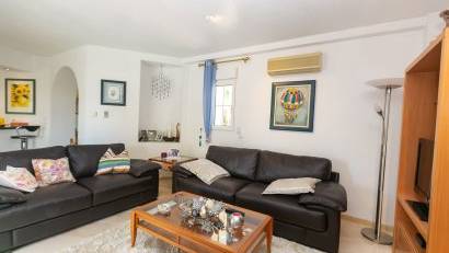 Resale - Villa -
Villamartin - Rioja
