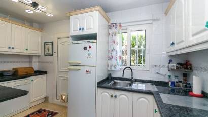 Resale - Villa -
Villamartin - Rioja
