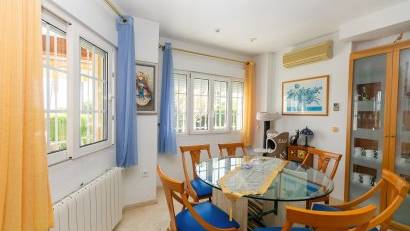 Resale - Villa -
Villamartin - Rioja