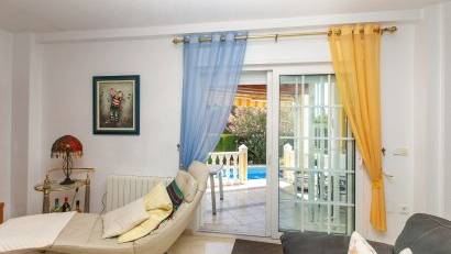 Resale - Villa -
Villamartin - Rioja
