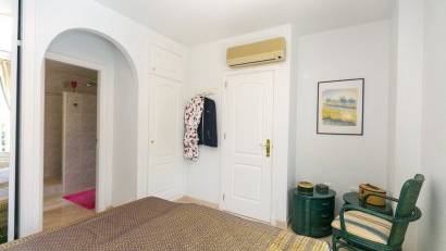 Resale - Villa -
Villamartin - Rioja