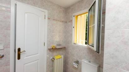 Resale - Villa -
Villamartin - Rioja