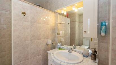 Resale - Villa -
Villamartin - Rioja