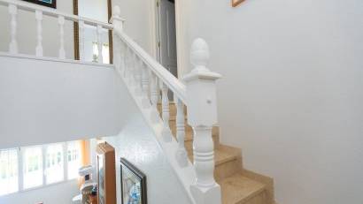 Resale - Villa -
Villamartin - Rioja