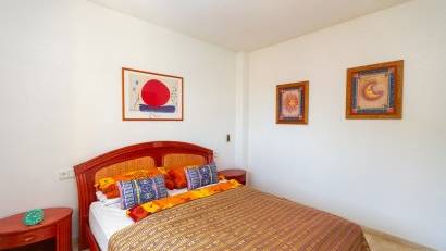 Resale - Villa -
Villamartin - Rioja