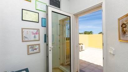 Resale - Villa -
Villamartin - Rioja