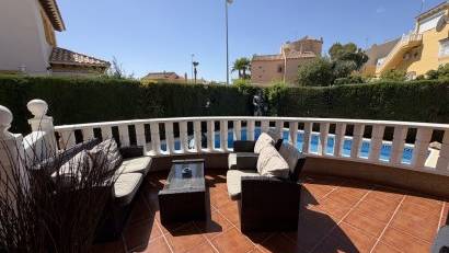 Återförsäljning - Villa -
Villamartin - Villamartín