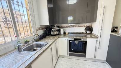 Återförsäljning - Villa -
Villamartin - Villamartín