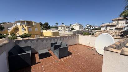 Återförsäljning - Villa -
Villamartin - Villamartín