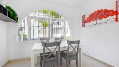 Resale - Bungalow -
Torrevieja - Playa de los Naufragos