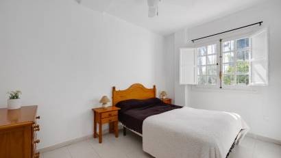 Resale - Bungalow -
Torrevieja - Playa de los Naufragos