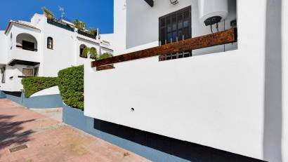 Resale - Bungalow -
Torrevieja - Playa de los Naufragos