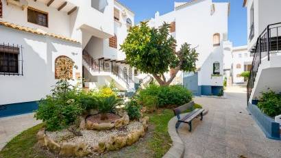 Resale - Bungalow -
Torrevieja - Playa de los Naufragos